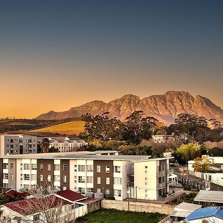 Wink Aparthotel Quiver Tree Stellenbosch Exterior foto